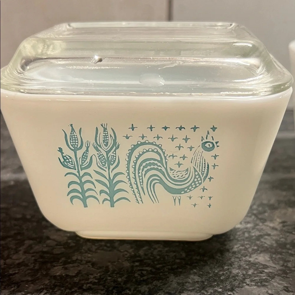 Vintage Pyrex Amish  Butterprint Refrigerator Glass Storage Containers set of 2